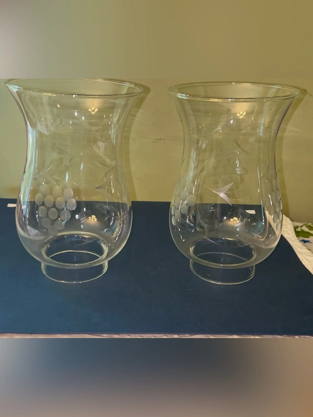 Princess House Heritage Etched Grapes Hurricane Globe Pair